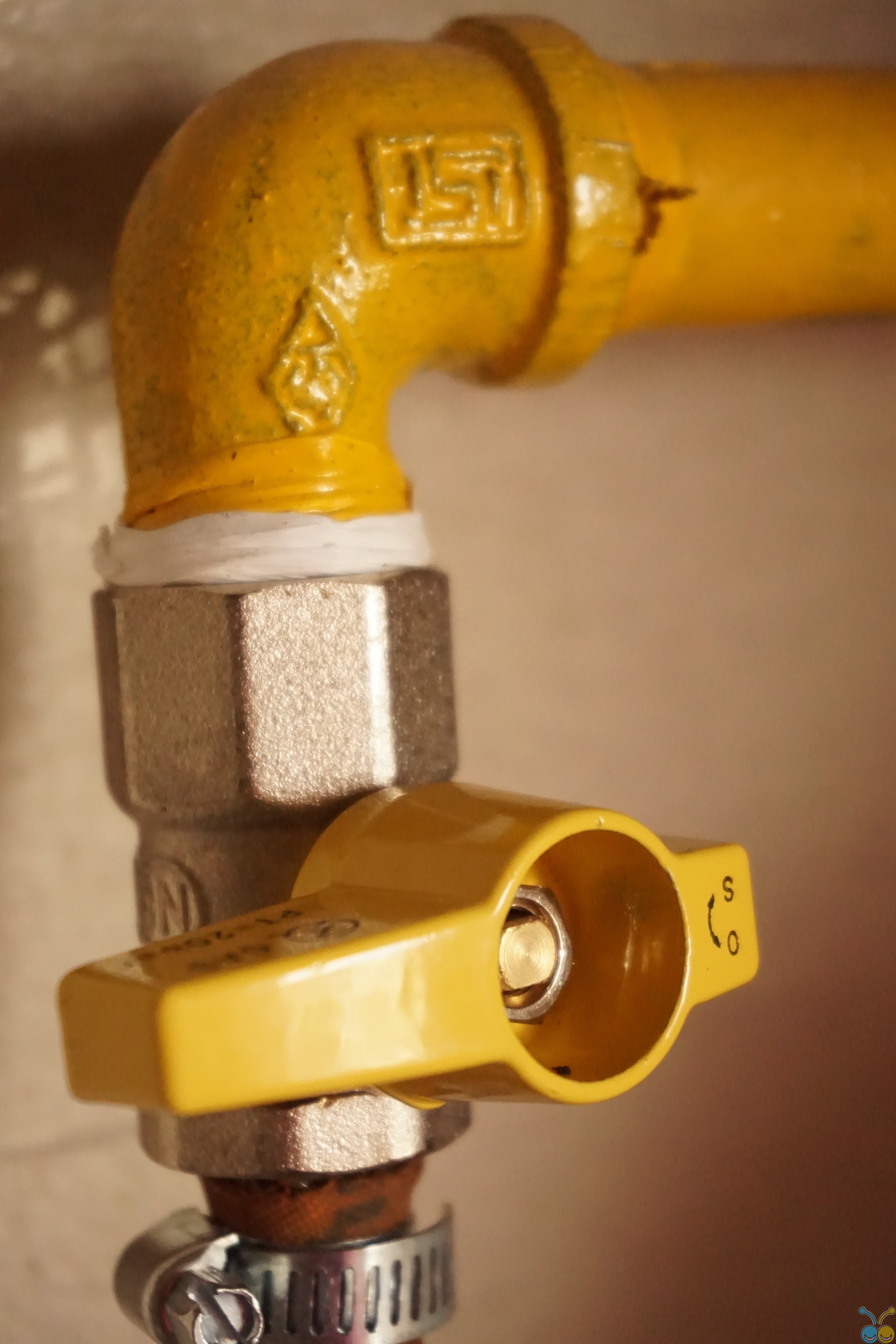 Photo Yellow Gas Valve