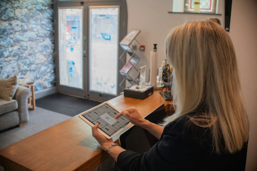 Receptionist Front Desk