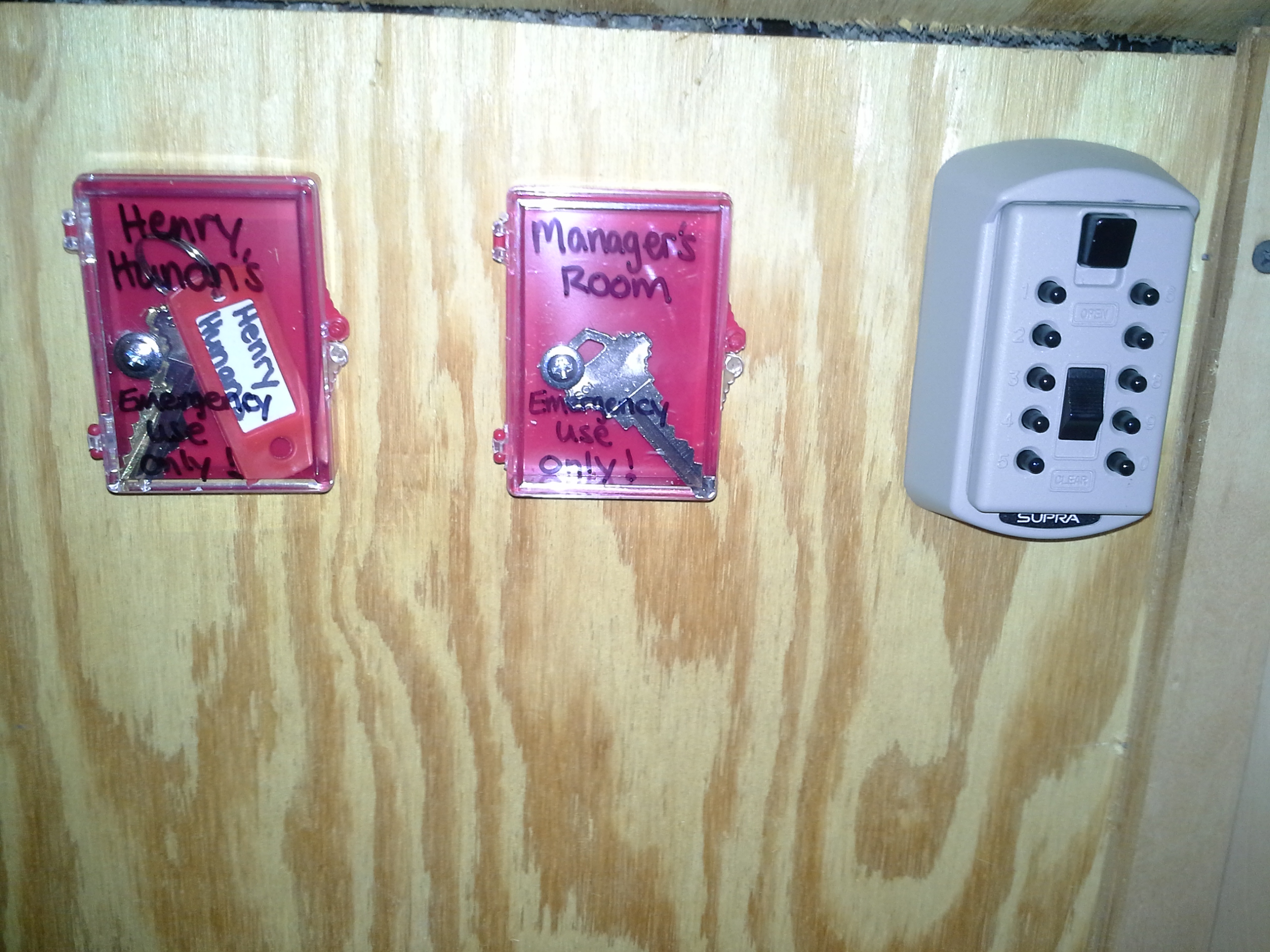 Picture of key boxes showing tamper proof vs tamper evident