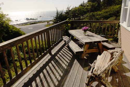 redwood hostel deck