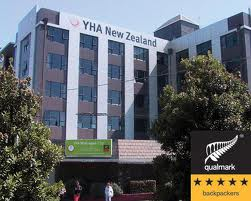 Trevor Mallard Minister for the Environment praise YHA Wellington City